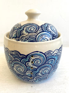 Porcelain Pottery Garlic Keeper with Blue Waves