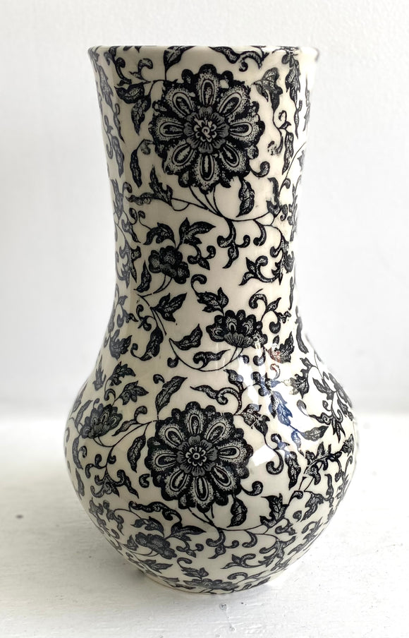 Porcelain Pottery Vase with Black Lotus in Arabesque OVERSIZE