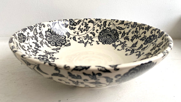 Porcelain Pottery Bowl with Black Lotus Arabesque