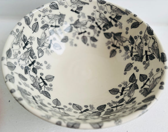Porcelain Pottery Bowl with Black Birds & Grapes