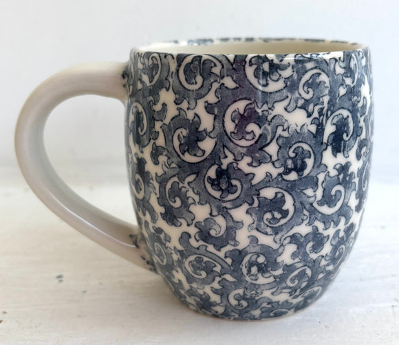 Porcelain Pottery Mug with Blue Arabesque/white interior